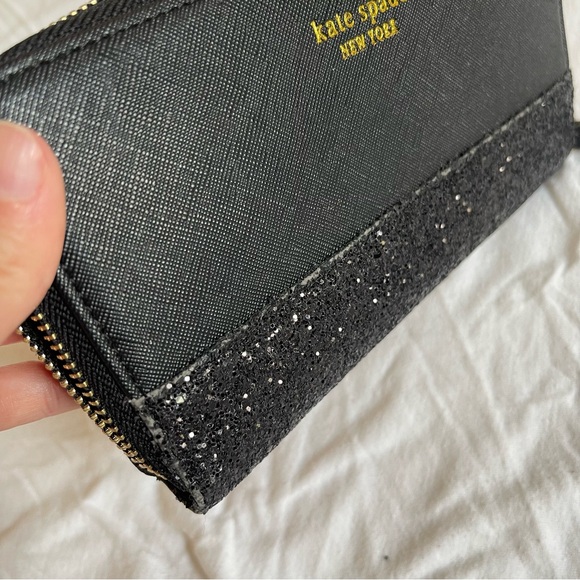 Kate Spade Black Leather Glitter Zip Around Large Wallet Zippy Gold - Picture 3 of 6